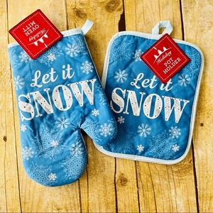 “Let it Snow” Pot Holder and Oven Mitt Set